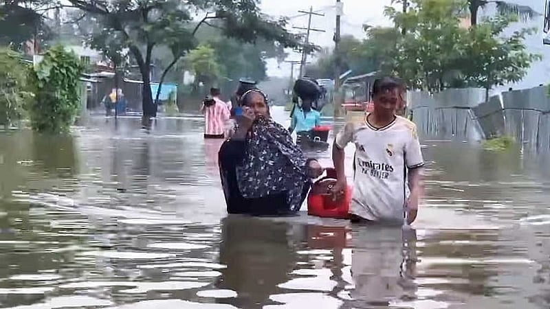 বন্যায় সবচেয়ে বেশি দুর্দশায় পড়েছে ফেনী জেলার চার উপজেলার মানুষ। 