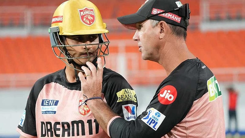 পাঞ্জাব কিংসের কোচ রিকি পন্টিং আসর শুরুর আগেই বলেছিলেন, 'আরিয়া স্পেশাল।' ছবি: পাঞ্জাব কিংস।