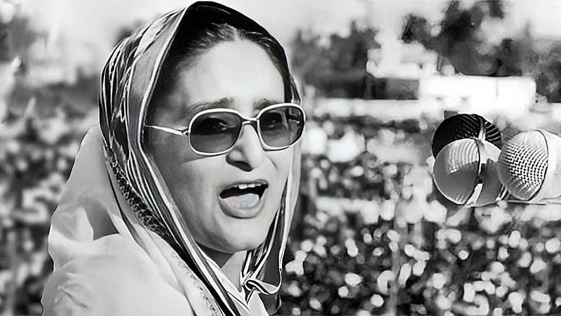 ১৯৮১ সালে দেশে ফিরে দলকে সংগঠিত করেন শেখ হাসিনা; ২১ বছর পর ১৯৯৬ সালে ক্ষমতায় ফেরে আওয়ামী লীগ। ছবি: আওয়ামী লীগ ওয়েবসাইট 