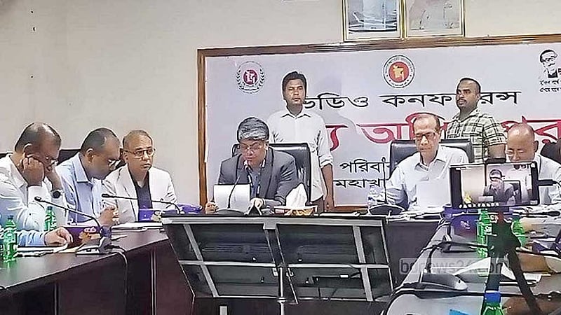 স্বাস্থ্য অধিদপ্তরে ব্রিফিংয়ে কথা বলেন রোবেদ আমিন।