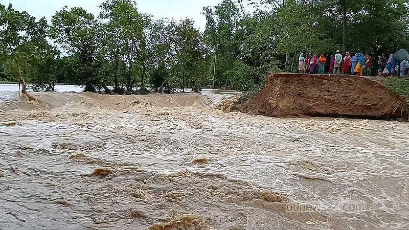 দেশের উত্তর পূর্ব ও পূর্বাঞ্চলে বন্যার জন্য ভারতকে দায়ী করছেন নাহিদ ইসলাম ও আসিফ মাহমুদ। 