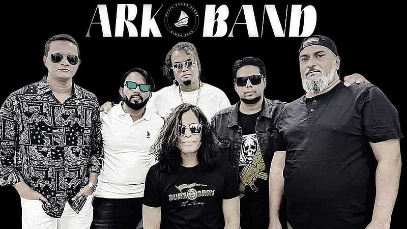 ‘আর্ক’ ব্যান্ডের সদস্যরা। ছবি: হাসান আর্ক ফেইসবুক পেইজ থেকে নেওয়া। 