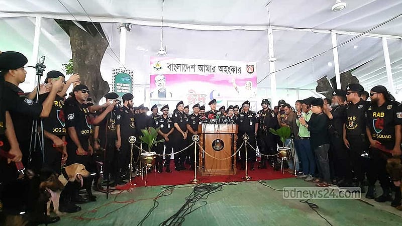 ঈদগাহের নিরাপত্তা প্রস্তুতি নিয়ে ব্রিফিংয়ে র‌্যাব মহাপরিচালক হারুন অর রশিদ