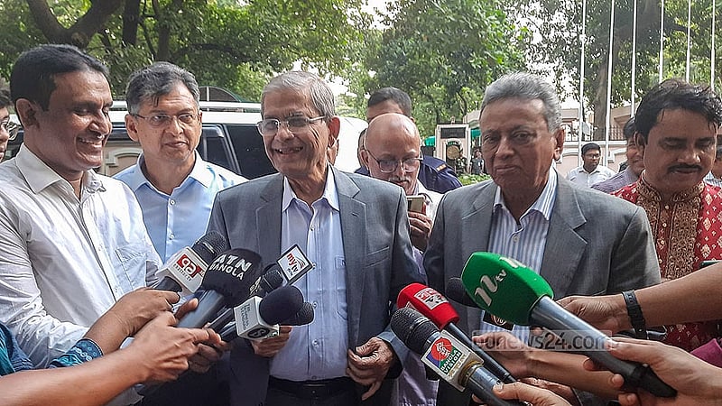 অন্তর্বর্তী সরকারের কাছে নির্বাচন নিয়ে রোডম্যাপ দাবি করে আসা বিএনপির একটি প্রতিনিধি দল বৃহস্পতিবার প্রধান উপদেষ্টা মুহাম্মদ ইউনূসের সঙ্গে সাক্ষাৎ করে। এই আলোচনা ফলপ্রসূ হয়েছে, বলেছেন মির্জা ফখরুল ইসলাম আলমগীর। 
