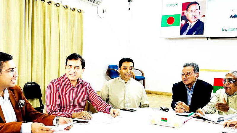 শুলশানে বিএনপি চেয়ারপারসনের কার্যালয়ে এনডিএমের সঙ্গে বিএনপির বৈঠক।