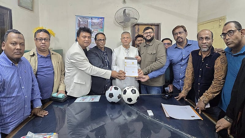 ঢাকা-১২ আসনে দলের সিদ্ধান্তের বাইরে গিয়ে ভোট করছেন মহানগর উত্তর বিএনপির সাবেক আহ্বায়ক সাইফুল আলম নীরব। 