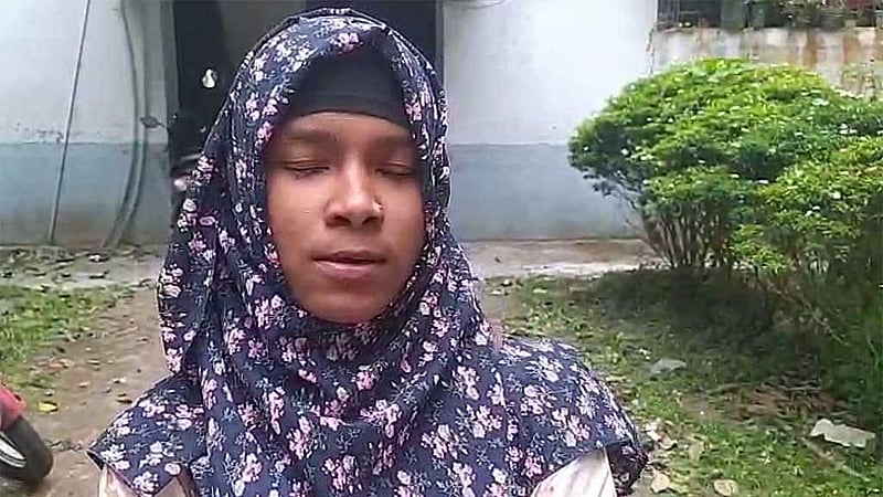 ভাই হত্যার বিচার চাইলেন আবু সাঈদের বোন। 