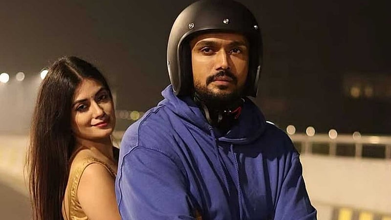 ‘নীলচক্র’ সিনেমার দৃশ্য। ছবি: পরিচালকের সৌজন্যে।