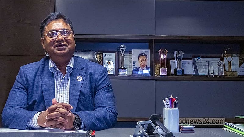 বিডিনিউজ টোয়েন্টিফোর ডটকমের ‘চিনওয়্যাগ উইথ দ্য চিফস’ অনুষ্ঠানে শাহজালাল ইসলামী ব্যাংকের ব্যবস্থাপনা পরিচালক মোসলেহ উদ্দীন আহমেদ।