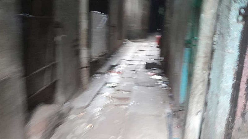 মিরপুর-১১ নম্বরের বি ব্লকের ৪ নম্বর সড়কের পশ্চিম পাশে মিল্লাত ক্যাম্পের গলি।