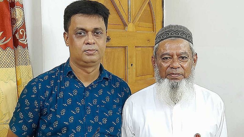 মুক্তিযোদ্ধা মোহাম্মদ গোলাম রব্বানীর সঙ্গে লেখক।