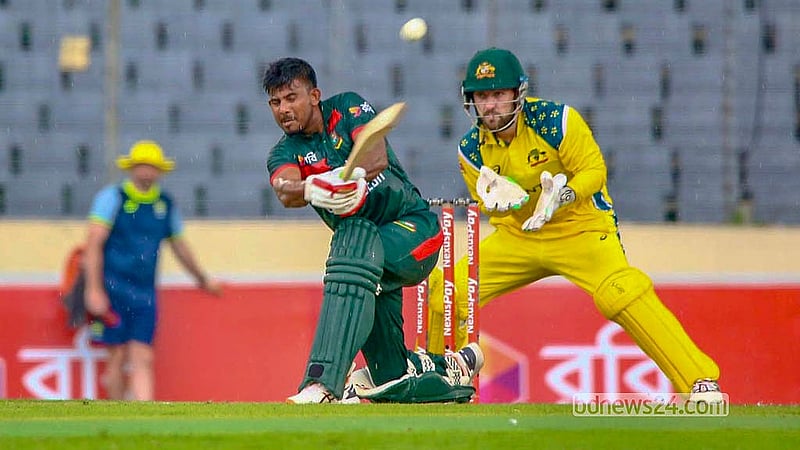 অস্ট্রেলিয়ার সঙ্গে ওয়ানডের প্রথম ম্যাচে ৭০ বলে ৮৬ করে অপরাজিত থাকেন মোসাদ্দেক হোসেন