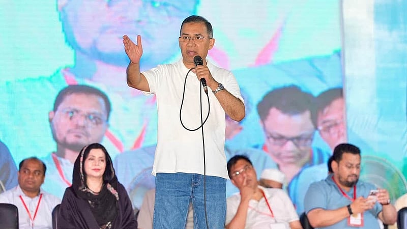 কক্সবাজারের চকরিয়া পৌর বাস টার্মিনাল প্রাঙ্গণে শনিবার দলীয় সমাবেশে বক্তব্য দেন বিএনপি চেয়ারম্যান তারেক রহমান