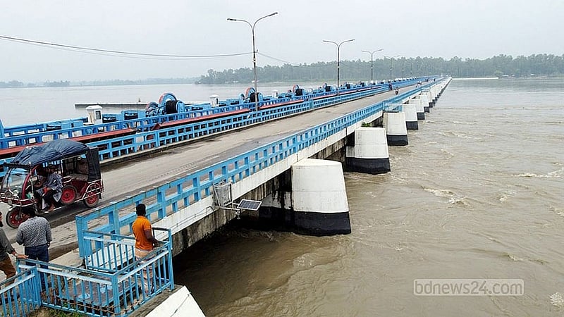 বিপৎসীমার উপরে তিস্তা নদীর পানি