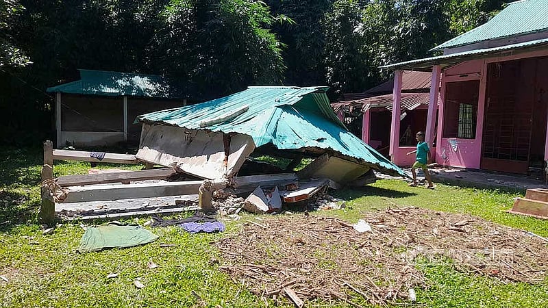 হামলার সময় গড়কাটি গ্রামের সার্বজনীন মন্দিরের নাটমন্দিরটিও ভেঙে ফেলা হয়। ছবিটি শুক্রবার দুপুরে তোলা। 