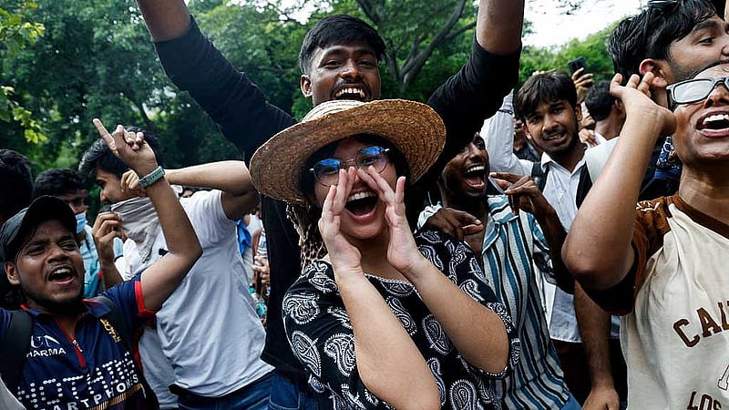 শিক্ষামন্ত্রীর পদত্যাগই ছিল আন্দোলনকারীদের মূল দাবি। ছবি: রয়টার্স