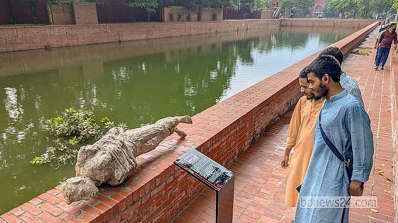 ঢাকার শেরে বাংলা নগরে জুলাই গণ-অভ্যুত্থান স্মৃতি জাদুঘর ঘুরে দেখছেন দর্শনার্থীরা