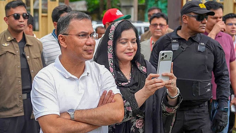 কক্সবাজারের চকরিয়া উপজেলার ডুলাহাজারা সাফারি পার্ক শনিবার পরিদর্শন করেন প্রধানমন্ত্রী তারেক রহমান। এসময় তার সঙ্গে ছিলেন সহধর্মিণী জুবাইদা রহমান