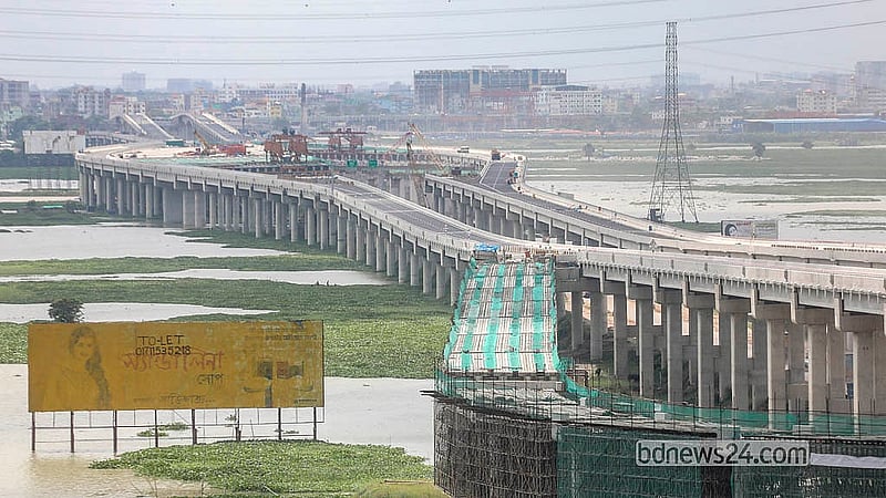 ২৪ কিলোমিটার দীর্ঘ ঢাকা-আশুলিয়া এলিভেটেড এক্সপ্রেসওয়ের নির্মাণ কাজ এগিয়ে চলছে