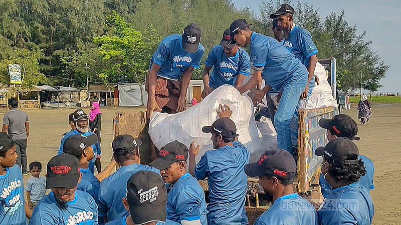 আন্তর্জাতিক সমুদ্র দিবস উপলক্ষে শুক্রবার ও শনিবার কক্সবাজার সমুদ্র সৈকতে চালানো হয় পরিচ্ছন্নতা অভিযান। প্রতি বছরের ৮ জুন এই দিবস পালন করা হয়ে থাকে