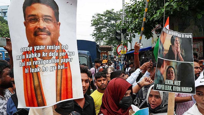 প্রশ্নফাঁসের বিরুদ্ধে আন্দোলনের সিজেপি সমর্থকদের মূল দাবি ছিল শিক্ষামন্ত্রী ধর্মেন্দ্র প্রধানের পদত্যাগ। ছবি: রয়টার্স