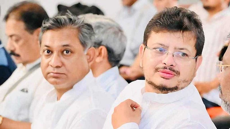 তৃণমূল থেকে বহিষ্কার হওয়া দুই বিধায়ক ঋতব্রত বন্দ্যোপাধ্যায় ও সন্দীপন সাহা। ছবি আনন্দবাজার