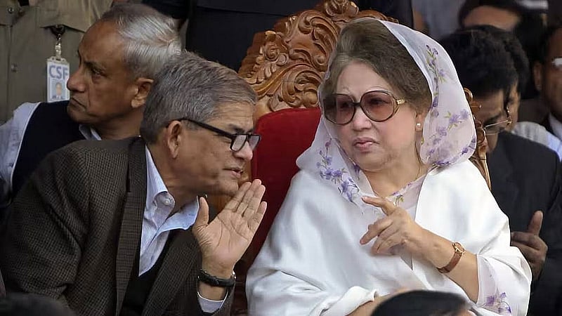 প্রয়াত বিএনপি চেয়ারপারসন খালেদা জিয়া ও মির্জা ফখরুল ইসলাম আলমগীর। ছবি: ফেইসবুক থেকে নেওয়া