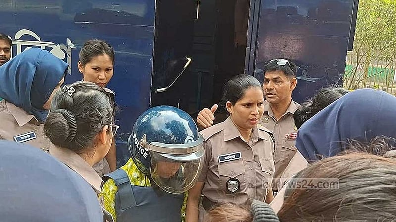 আদালতে স্বপ্না আক্তার