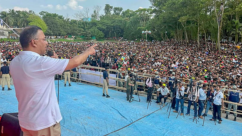 চাঁদপুরের শাহরাস্তি উপজেলার খোর্দ্দ খাল পুনঃখনন কাজের উদ্বোধন শেষে সমাবেশে বক্তব্য দেন প্রধানমন্ত্রী তারেক রহমান