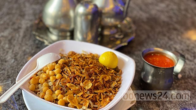 পৃথিবী বিখ্যাত খাবার কোশারি।