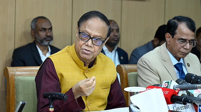 কেন্দ্রীয় ব্যাংকে গত ৯ ফেব্রুয়ারি মুদ্রানীতি ঘোষণা করেন তৎকালীন গভর্নর আহসান এইচ মনসুর।