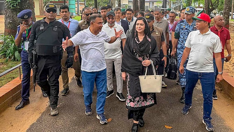 কক্সবাজারের চকরিয়া উপজেলার ডুলাহাজারা সাফারি পার্ক শনিবার পরিদর্শন করেন প্রধানমন্ত্রী তারেক রহমান। এসময় তার সঙ্গে ছিলেন সহধর্মিণী জুবাইদা রহমান