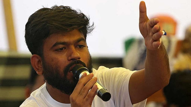 ভারতের ককরোচ জনতা পার্টি (সিজেপি) প্রতিষ্ঠাতা অভিজিৎ দীপকে। ছবি: হাইল্যান্ড পোস্ট 