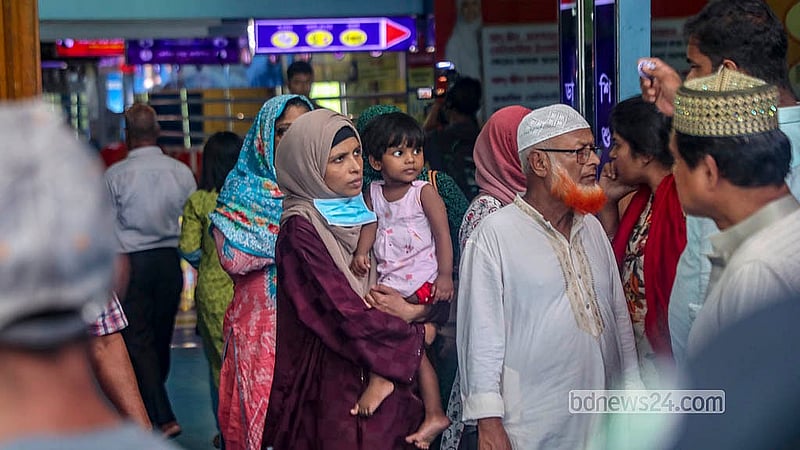 লাইসেন্স বাতিল হওয়ার পর শুক্রবার রাজধানীর মগবাজারের আদ-দ্বীন হাসপাতাল ছাড়ছেন চিকিৎসাধীন রোগীরা