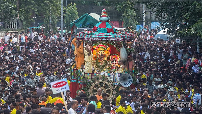উল্টো রথ টানার মধ্য দিয়ে শুক্রবার শেষ হল সনাতন ধর্মাবলম্বীদের রথযাত্রা উৎসব