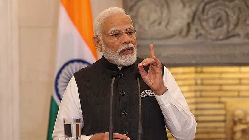 দীর্ঘ ১২ বছরে প্রথমবার তীব্র ছাত্র আন্দোলনের চাপে পড়ে প্রথা ভেঙে ইনস্টাগ্রাম লাইভে এসে পরীক্ষা ব্যবস্থা সংস্কারে টাস্কফোর্স গঠনের ঘোষণা দেন ভারতের প্রধানমন্ত্রী নরেন্দ্র মোদী। ছবি: রয়টার্স
