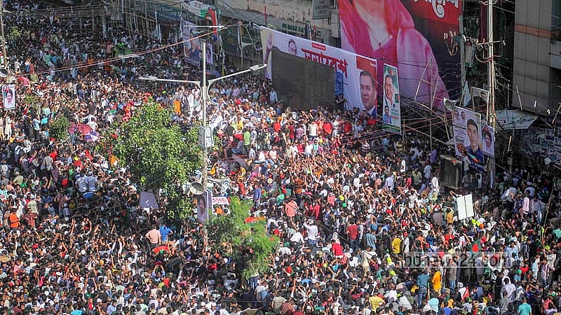 রাজধানীর নয়া পল্টনে বিএনপি কার্যালয়ের সামনে বুধবার দলের সমাবেশের একাংশ।