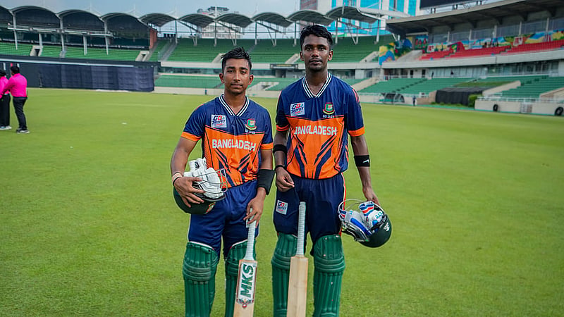 কালাম সিদ্দিকি ও আজিজুল হাকিম শেষ করেন ম্যাচ। ছবি: বিসিবি।