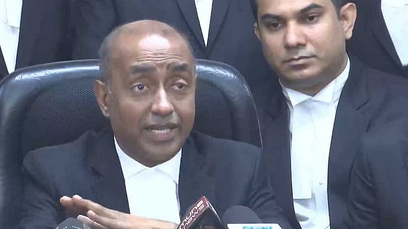 অ্যাটর্নি জেনারেল মোহাম্মদ আসাদুজ্জামান।