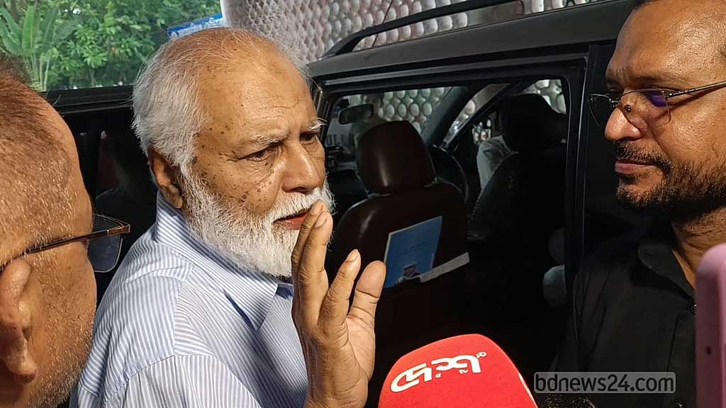 ময়মনসিংহ মেডিকেলে ‘আগুন আতঙ্কে’ দুজনের মৃত্যুর কথা বললেন এমপি