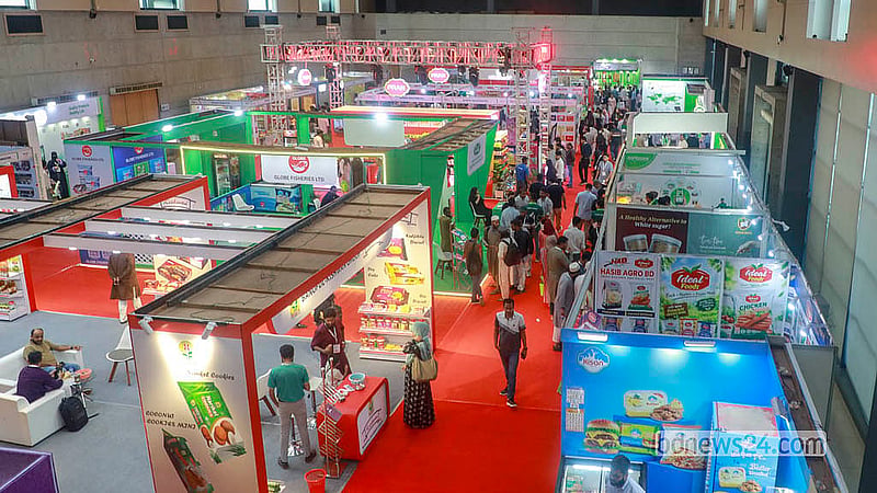 ঢাকার ইন্টারন্যাশনাল কনভেনশন সিটি বসুন্ধরায় ‘ফুডপ্রো এক্সপোর’ ১১তম আয়োজনে অংশগ্রহণ করছে ২৭ দেশের দুই শতাধিক ব্র্যান্ড। তিন দিনের এ আয়োজন চলবে শনিবার পর্যন্ত