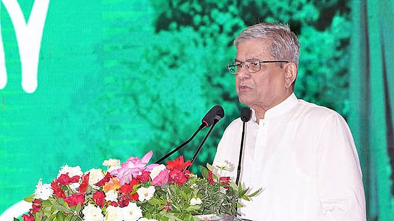 ঠাকুরগাঁও সরকারি বালক উচ্চ বিদ্যালয়ের মাঠে রোববার বিকালে নাগরিক কমিটির সংবর্ধনা অনুষ্ঠানে যোগ দেন রাষ্ট্রপতি মির্জা ফখরুল ইসলাম আলমগীর