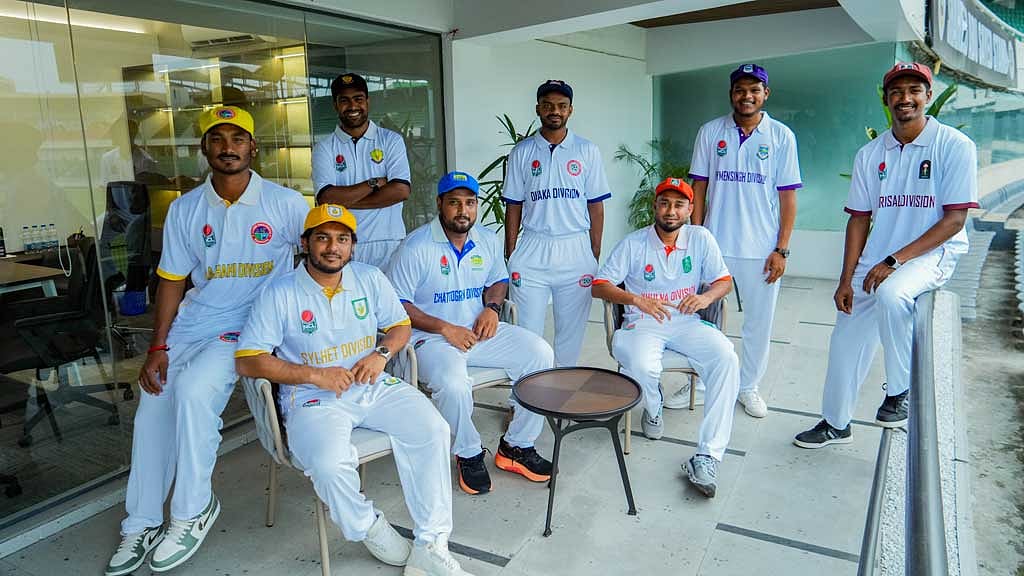 প্রথম শ্রেণির ক্রিকেটে ব্যাগি ক্যাপঃ ঘরোয়া ক্রিকেটে নতুন রোমাঞ্চের রঙ