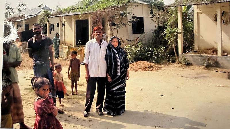 শাকিলা স্মৃতি আবাসনের বাসিন্দারা। 