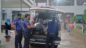 ধামরাইয়ে অটোরিকশা ও পিকআপের মুখোমুখি সংঘর্ষে নিহত ৩