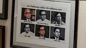 ডাকসু সংগ্রহশালায় ছয় সাহিত্যিকের নামে ভিন্ন ব্যক্তির ছবি, সমালোচনা
