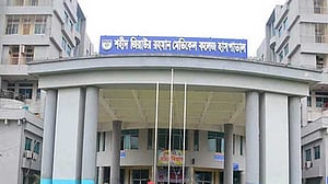 বগুড়া হাসপাতালে আনসার সদস্যদের ওপর হামলা, রোগীর ৪ বন্ধু আটক