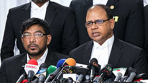 সাবেক উপাচার্য মাকসুদ কামাল প্রসিকিউশনের নজরদারিতে: প্রধান কৌঁসুলি