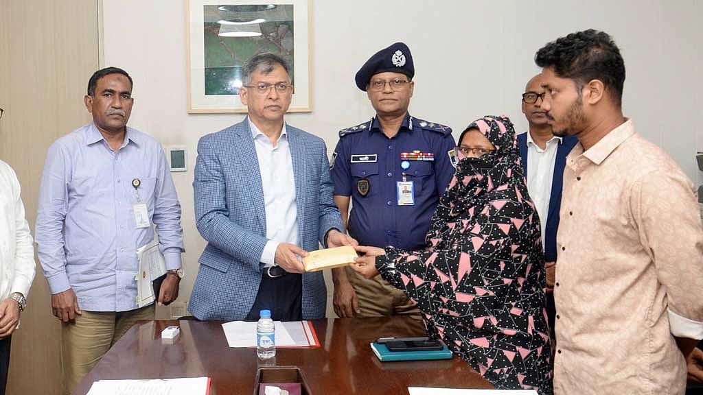 সাভারে নিহত এসআই আলতাফ পাচ্ছেন পিপিএম