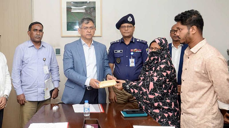 সাভারে নিহত এসআই আলতাফ পাচ্ছেন পিপিএম